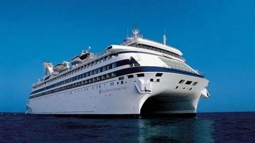 СМПВ Radisson Diamond. — единственный в мире круизный лайнер СМПВ Radisson Diamond, созданный на финской верфи Rauma (длина – 131 м, ширина – 32 м, водоизмещение – 20295 т, скорость – 12,5 узлов). ФОТО – Cruise ship Odyssey