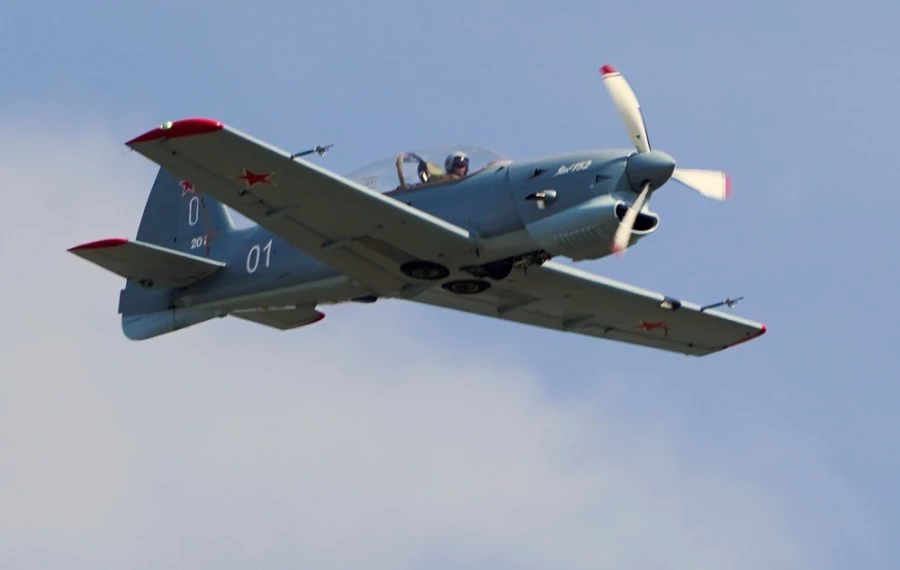 Учебно-тренировочный самолет Як-152 - демонстрационный полет на аэродроме Кубинка. 2020 г. Фото: Александр Вильф, РИА Новости