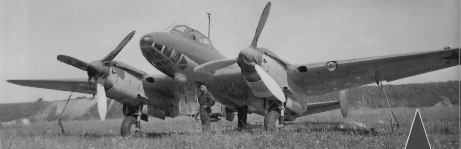 Пе-2 &mdash; советский пикирующий бомбардировщик (выпущено 11 430 единиц всех модификаций)