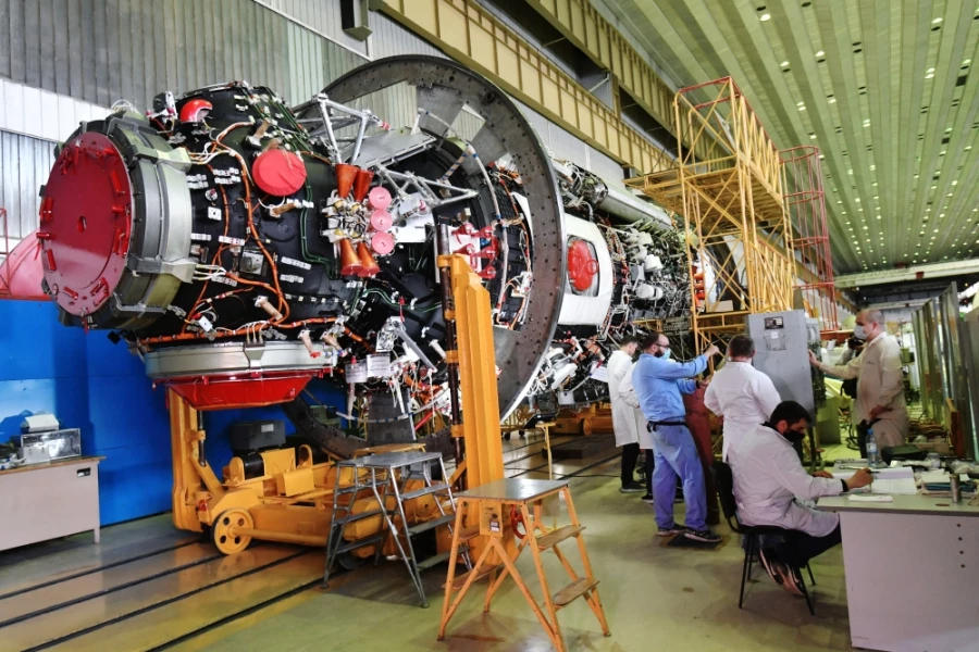 В космической промышленности используют кремнийорганические герметики. НПЦ им. Хруничева. Фото: Алексей Куденко, РИА Новости