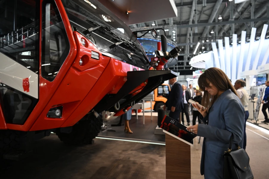 Аэродромный пожарно-спасательный автомобиль (БАЗ-8080) разработки Брянского автомобильного завода. Фото: Павел Бедняков, РИА Новости