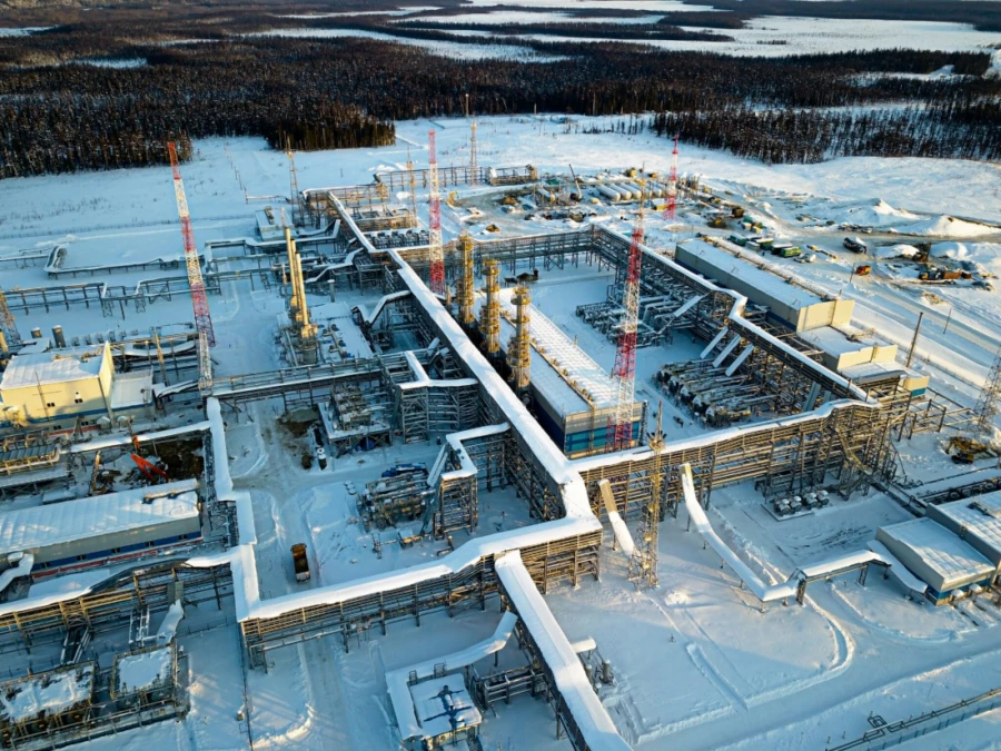 Береговой технологический комплекс Киринского газоконденсатного месторождения. Фото: Газпром