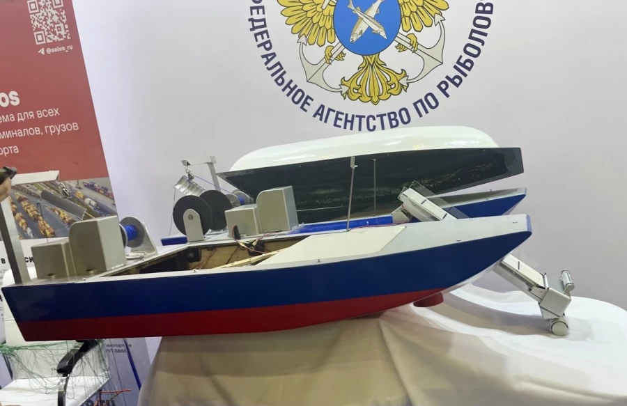 Макет  беспилотного катамарана для добычи рыбы. Его показали на Международном рыбопромышленном форуме
