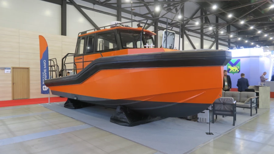 Катер от компании Marine Pro Boats (Ленинградская область). Фото: Дмитрий Матвеев / Mashnews