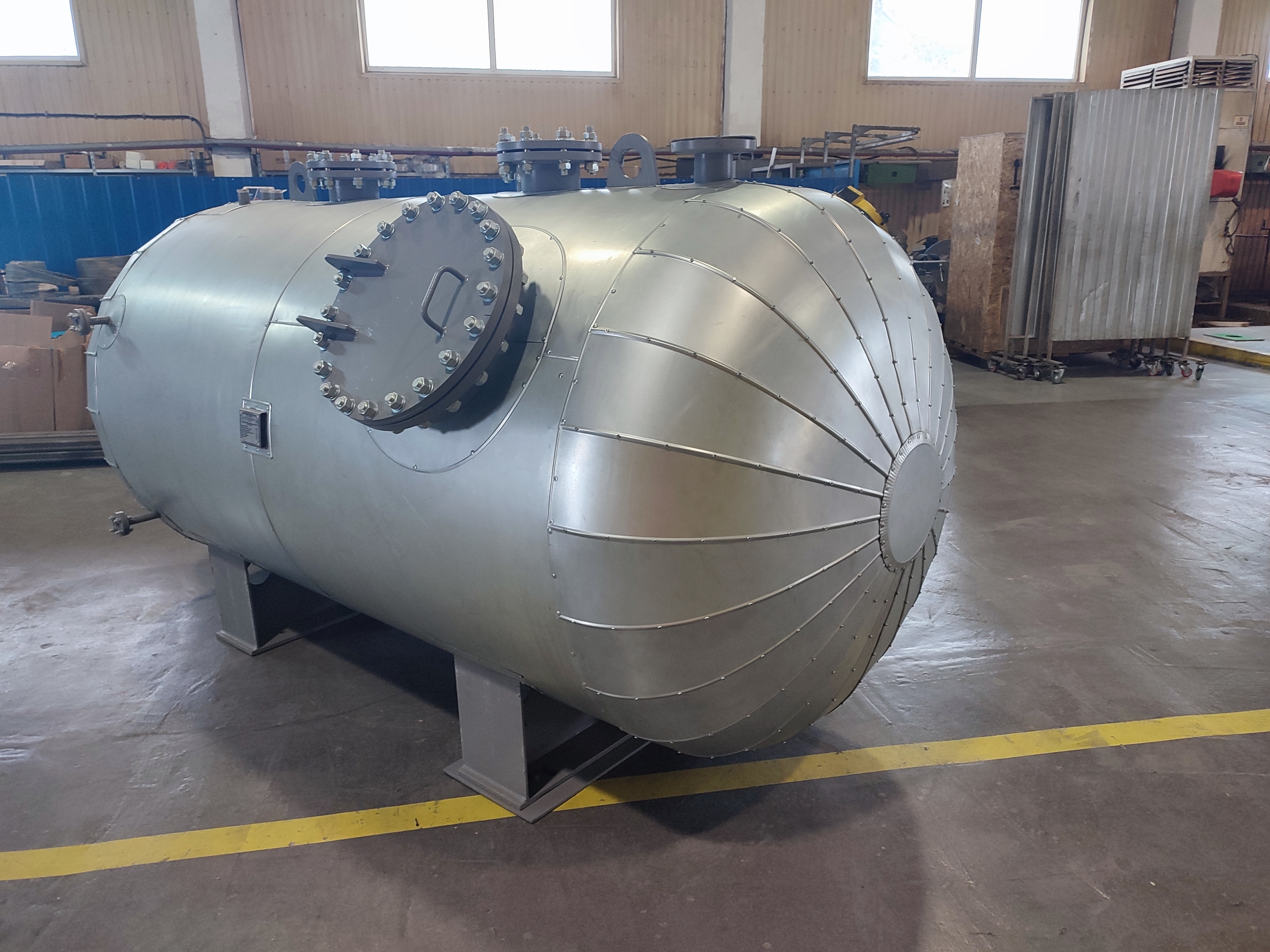 Озерский «Завод химико-технологического оборудования» освоил выпуск аккумуляторов пара с теплоизоляцией