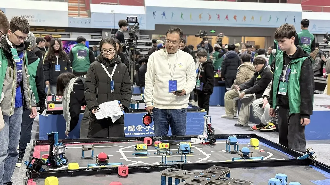 Подростки из Кирова сделали лучших роботов в Китае