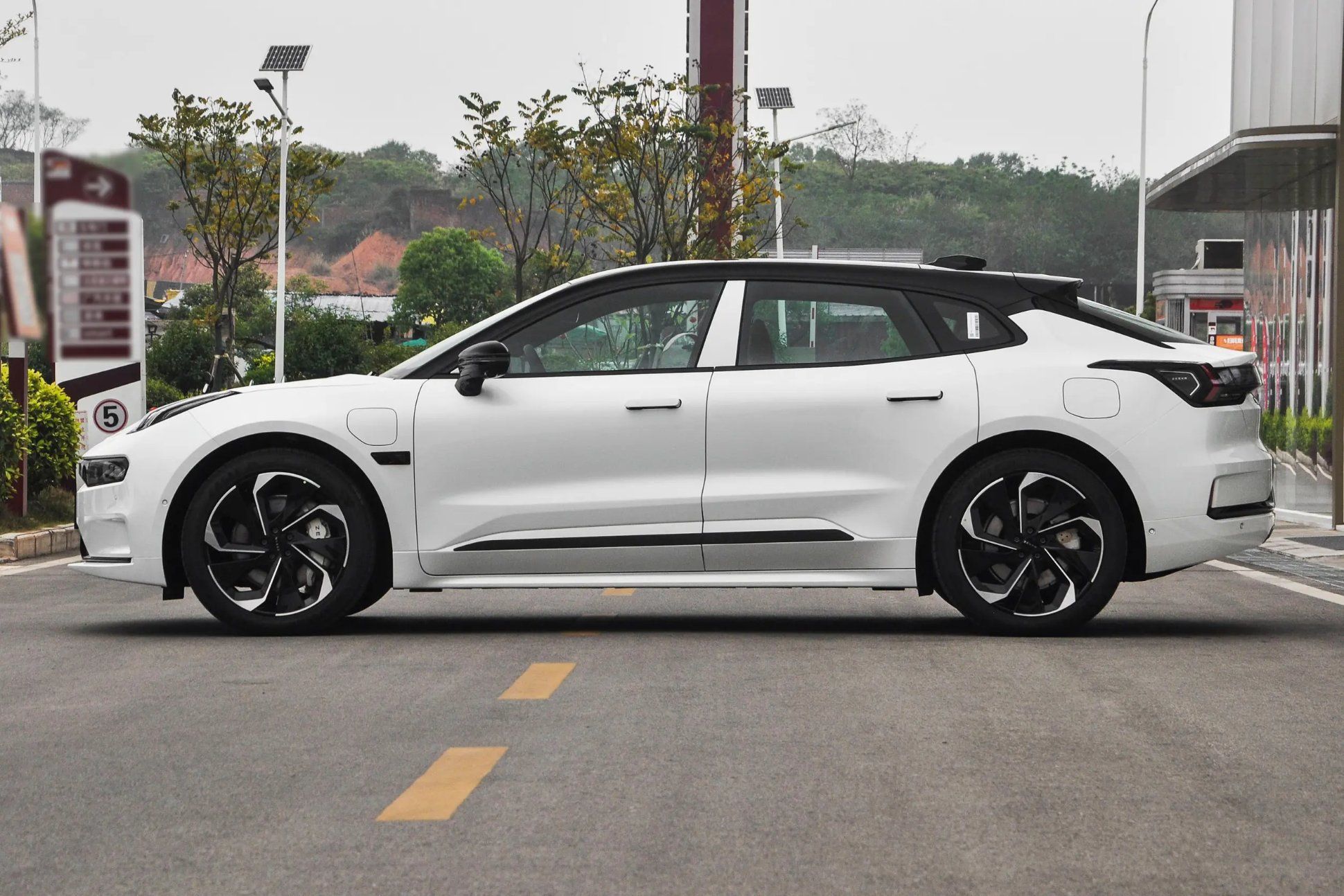 Zeekr разработал мощнейшую версию 007