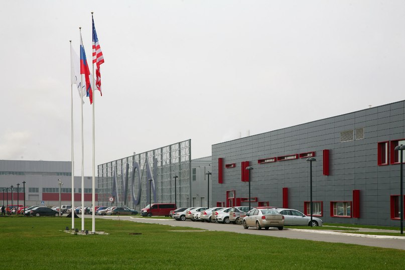 Группа «Арнест» выкупила российское подразделение косметической компании Avon за 2,52 млрд рублей